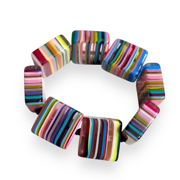 JACKIE BRAZIL Resin Bracelet Rainbow Licorice Cubes on Elastic Cord - Picture 1 of 5